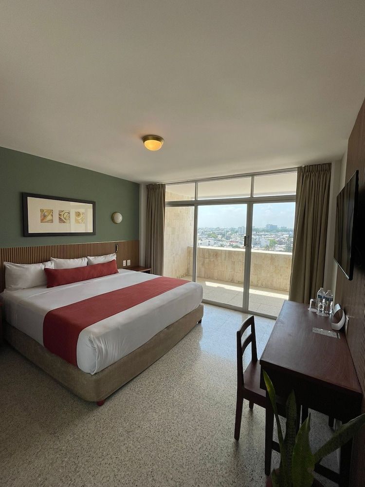 Hotel Royalty Royal Room, 1 King Bed 2