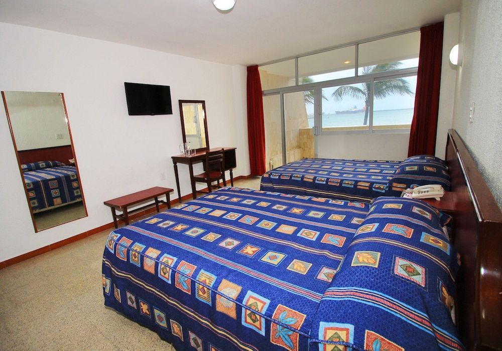 Hotel Royalty Superior Double Room, 2 Double Beds 4