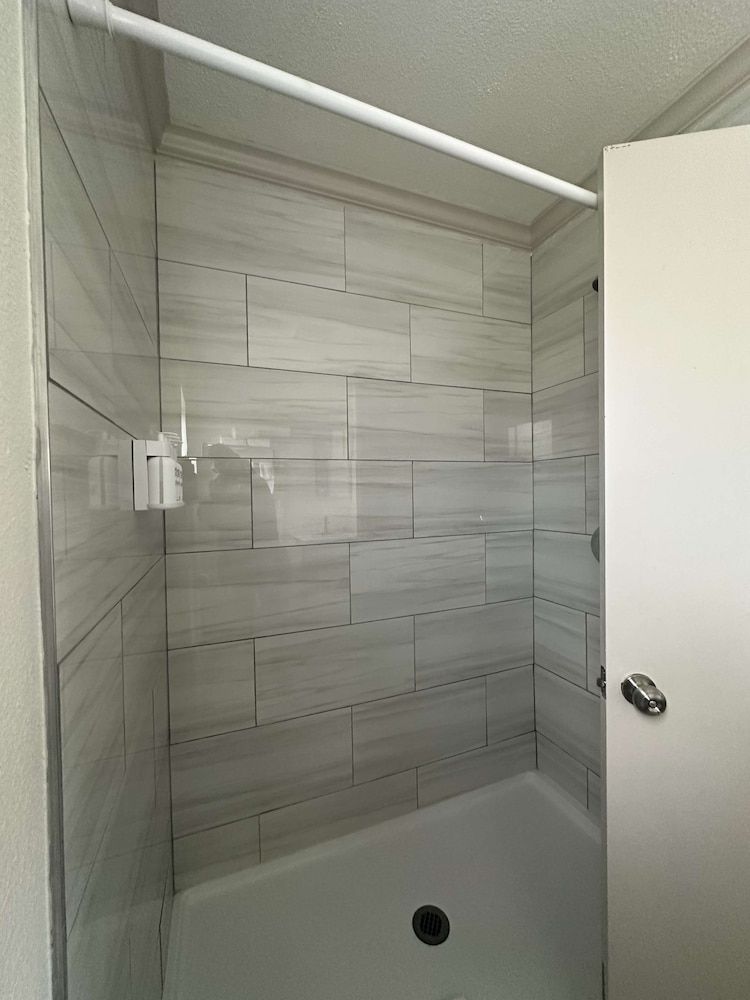 Signature Inn Winnemucca Room, 1 King Bed, Accessible, Non Smoking 6