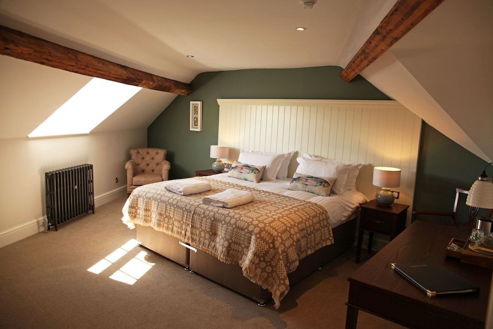 The Erskine Arms Deluxe Double Room, 1 King Bed 10