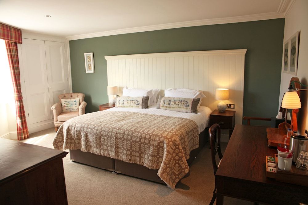 The Erskine Arms Deluxe Double Room, 1 King Bed 2