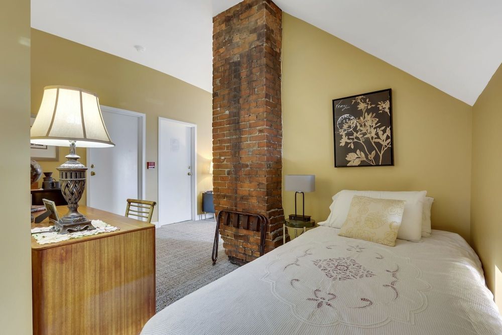 Signature Suite, Multiple Beds, Non Smoking, Private Bathroom