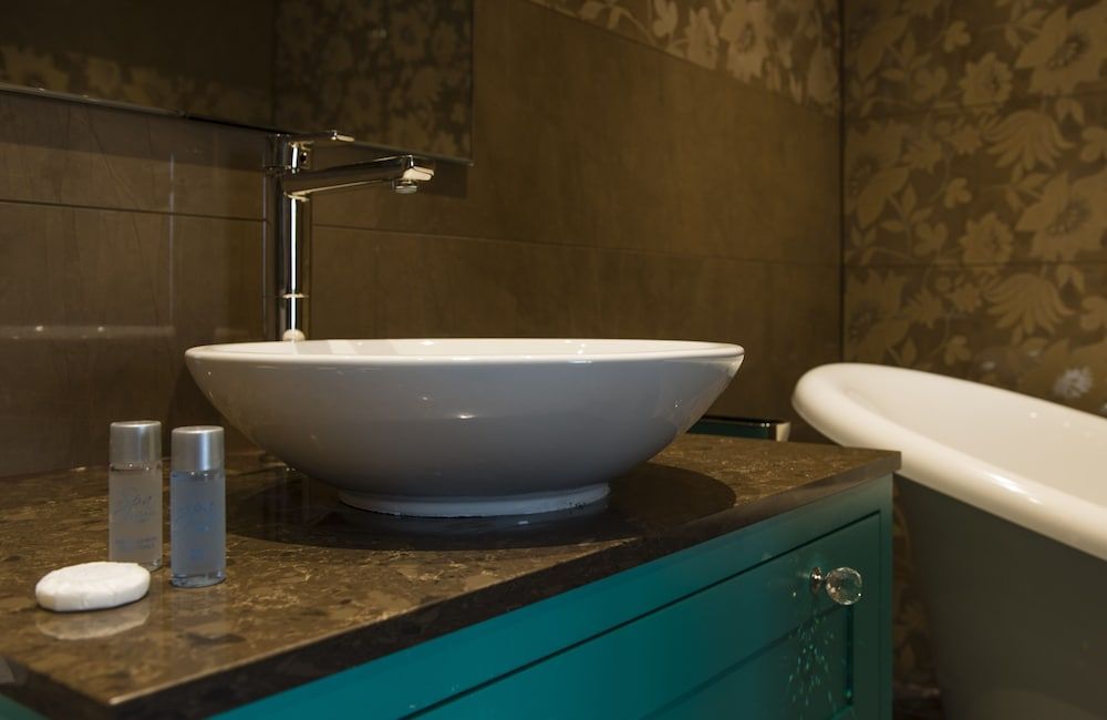 The Nottinghamshire Hotel and Golf Club Superior Suite 6