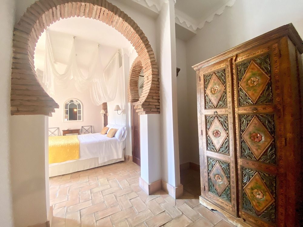 El Rincon De Las Descalzas Deluxe Double Room 3