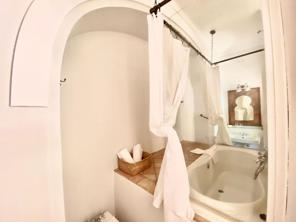 El Rincon De Las Descalzas Deluxe Double Room 14