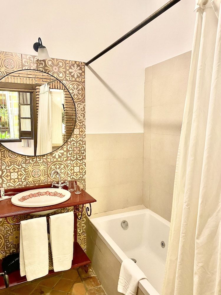 El Rincon De Las Descalzas Deluxe Double Room 11