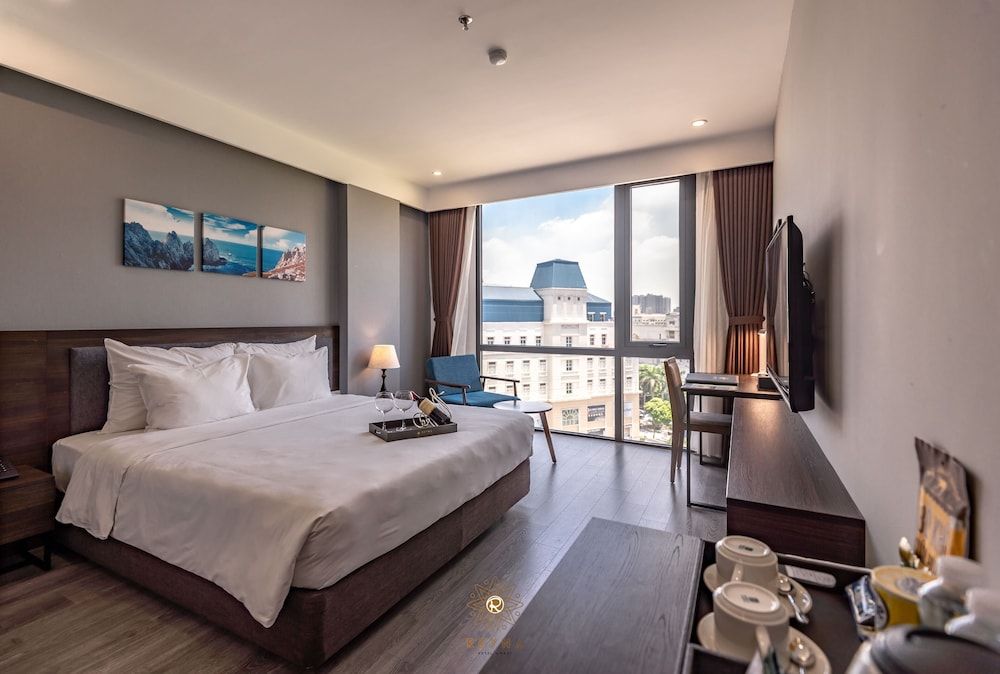 Reyna Hotel Hanoi Studio 8