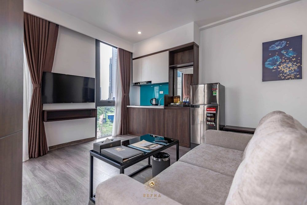 Reyna Hotel Hanoi Studio 18