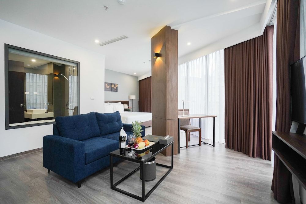 undefined Reyna Hotel Hanoi 2