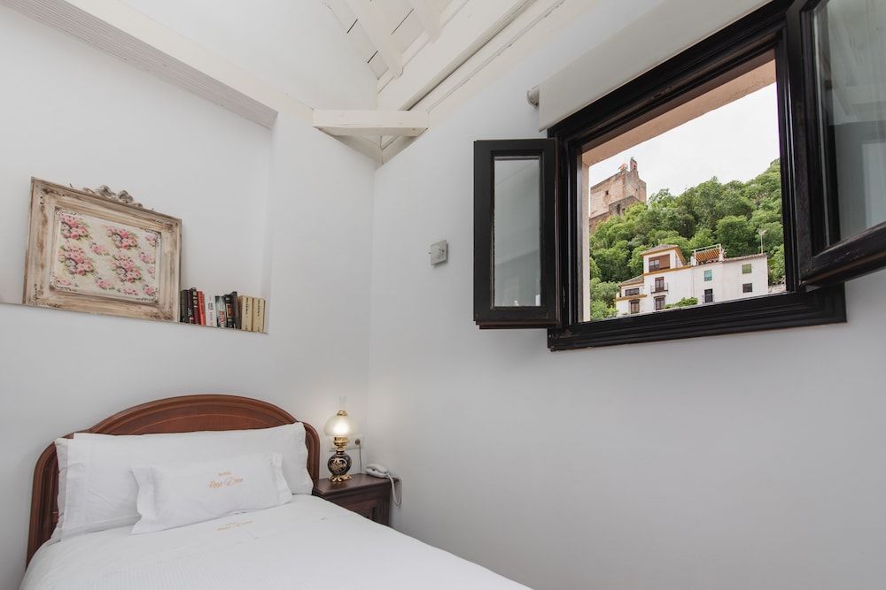 Hotel Rosa D´Oro Single room, Alhambra view 2