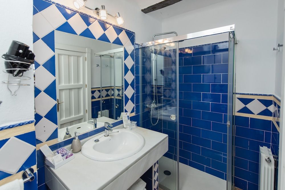 Hotel Rosa D´Oro Double Room with views to The Alhambra 6