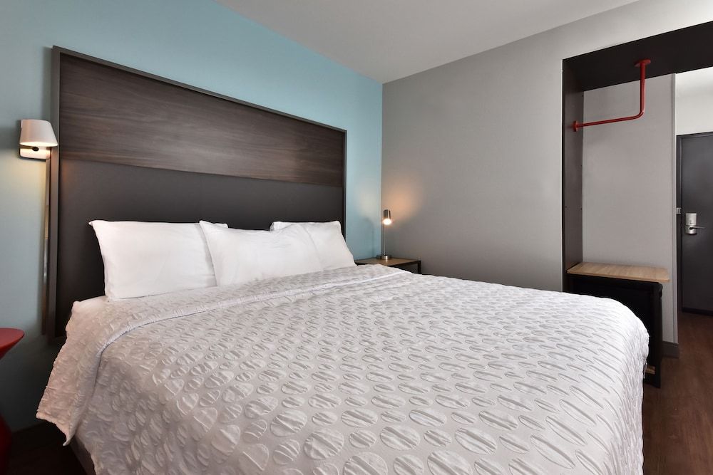 Room, 1 King Bed, Accessible (Hearing)