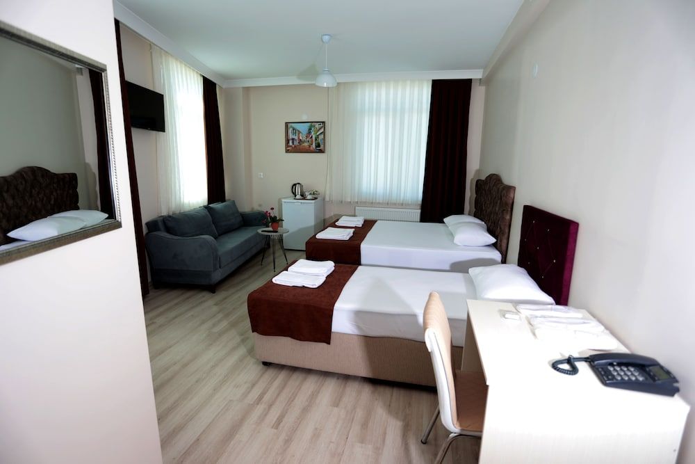 Beksiti Hotel Family Triple Room 2