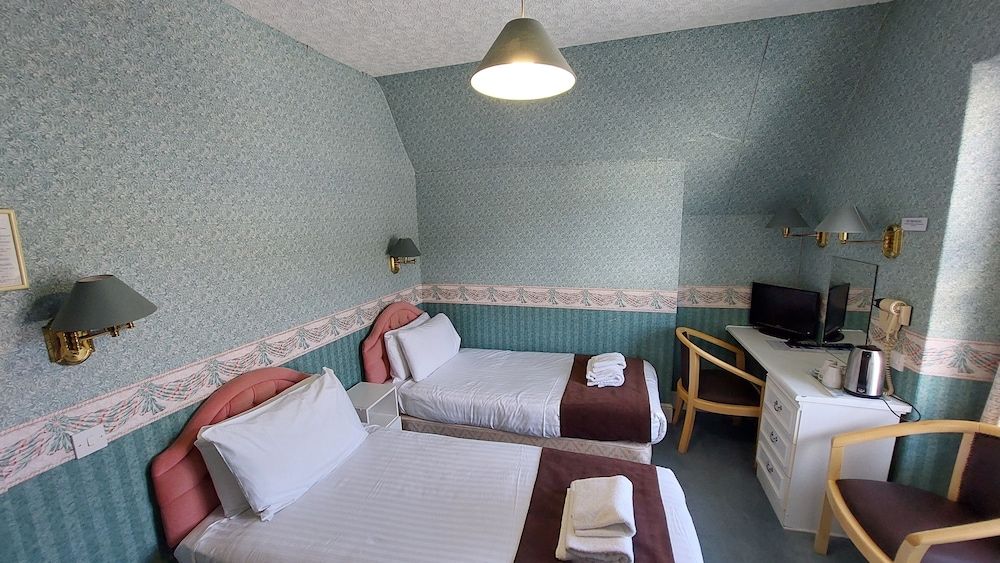 White Heather Hotel Basic Twin Room, 2 Twin Beds, Non Smoking