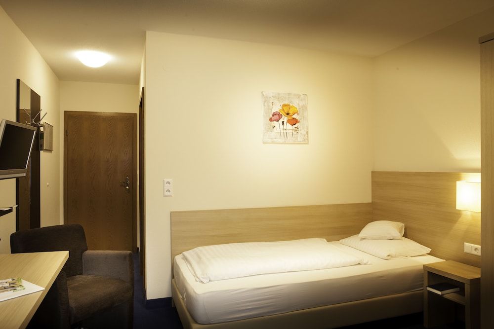 Economy Single Room