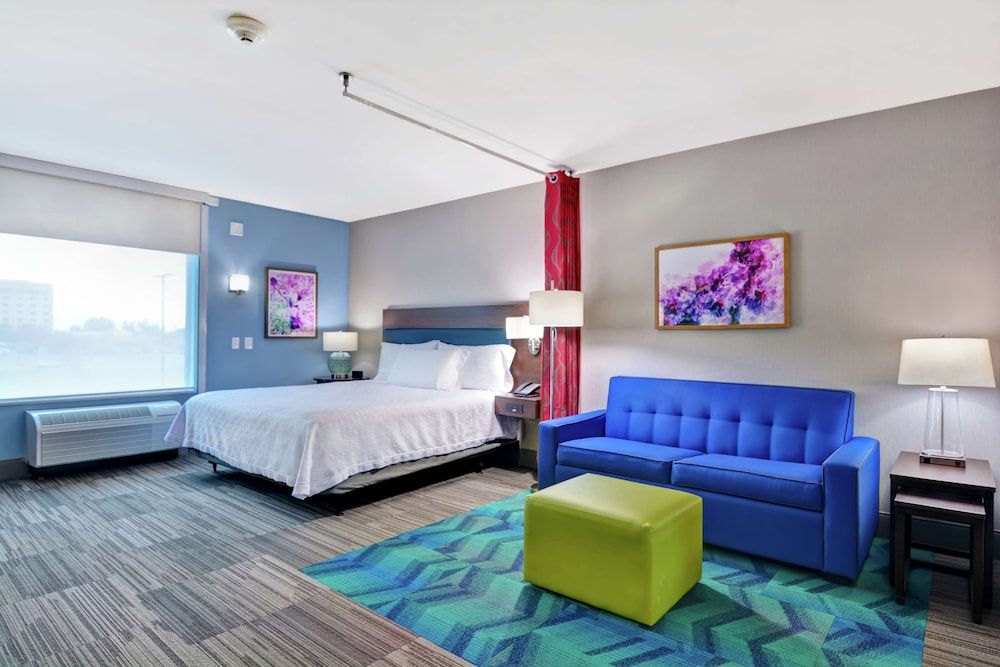 Studio, 1 King Bed, Accessible, Bathtub