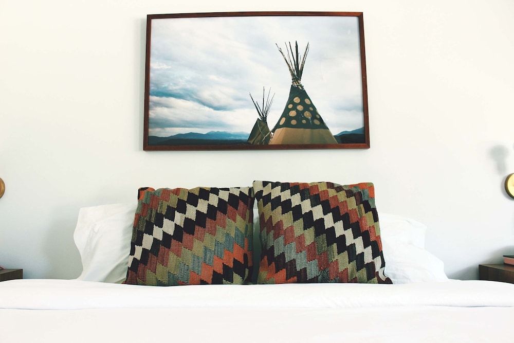 The Amigo Motor Lodge