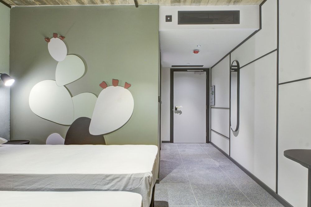 Superior Room, City View