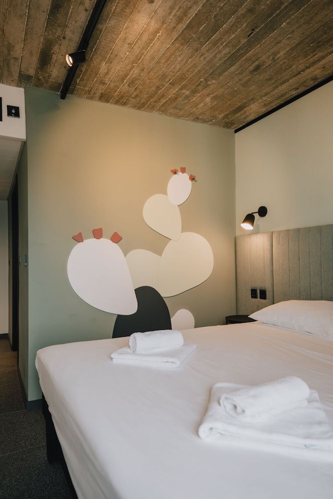 Standard Room, City View