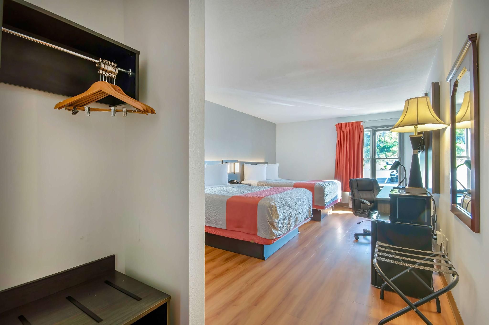 Motel 6 Walton, KY - Richwood - Cincinnati Airport South 2 Queen Beds  Non-Smoking 2