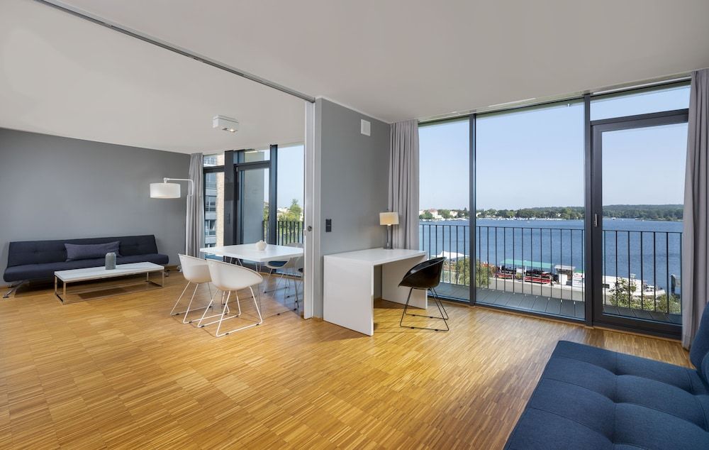 Waveboard Hotel & Boardinghouse Panoramic Apartment, Balcony, Lake View (AC) 6