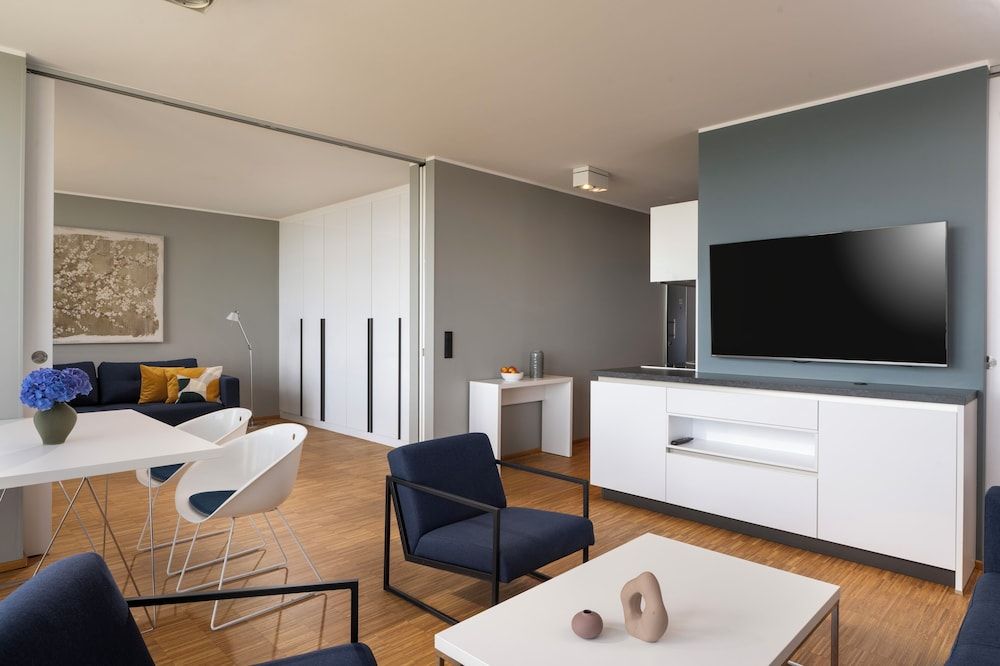 Waveboard Hotel & Boardinghouse Panoramic Apartment, Balcony, Lake View (AC) 5