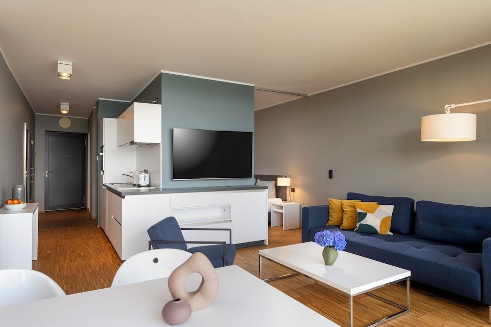 Waveboard Hotel & Boardinghouse Panoramic Apartment, Balcony, Lake View (AC) 7