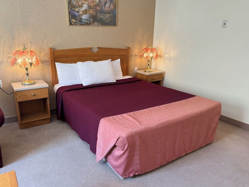 Deluxe Room, 1 Queen Bed