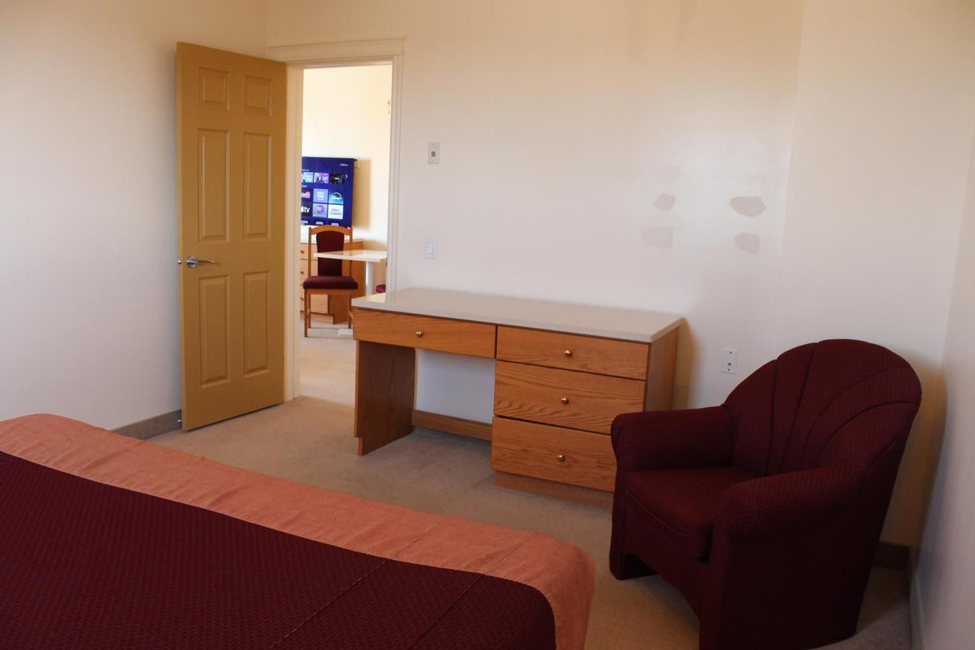 Deluxe King Suite