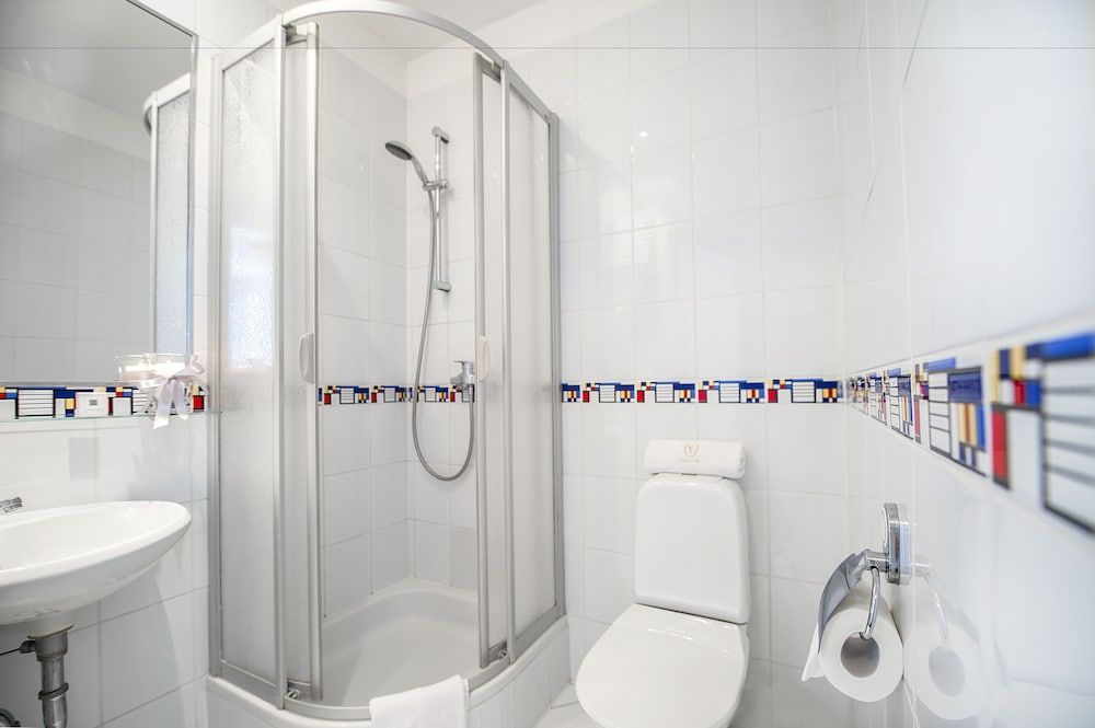 Villa Eva Standard Twin Room 2