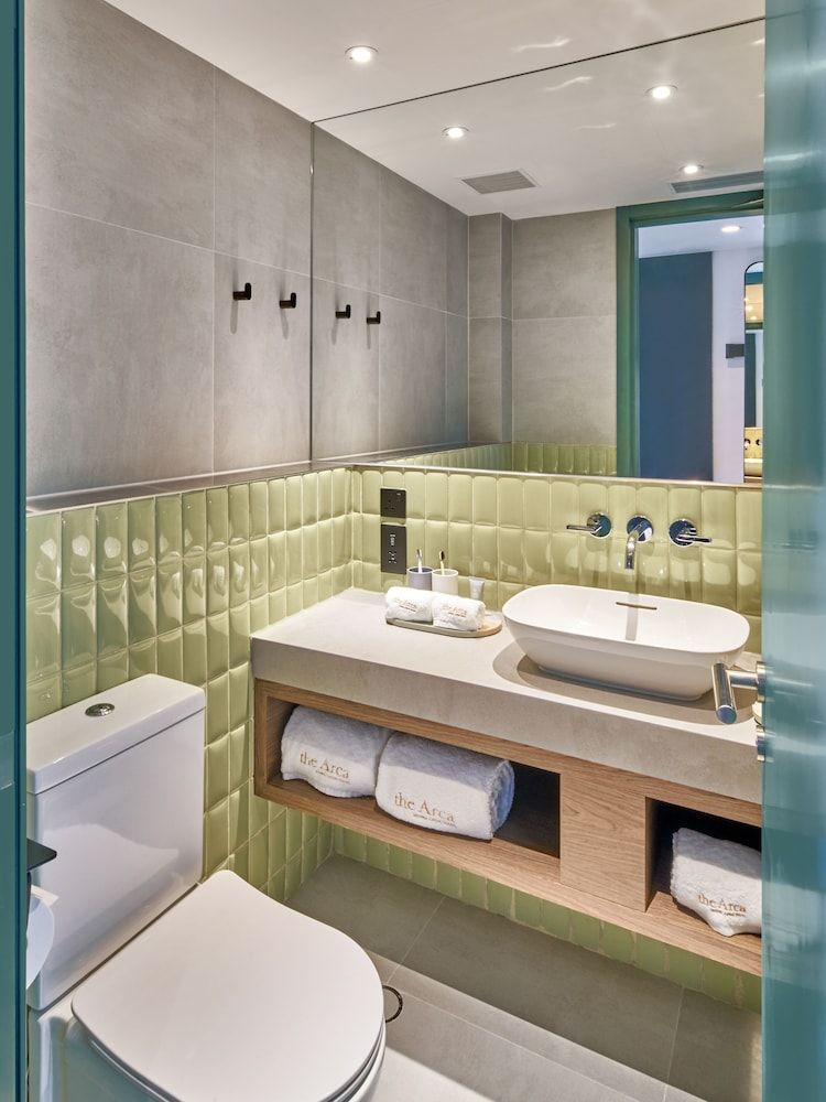 undefined The Arca 8