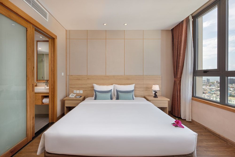 Grand Double Room, City View