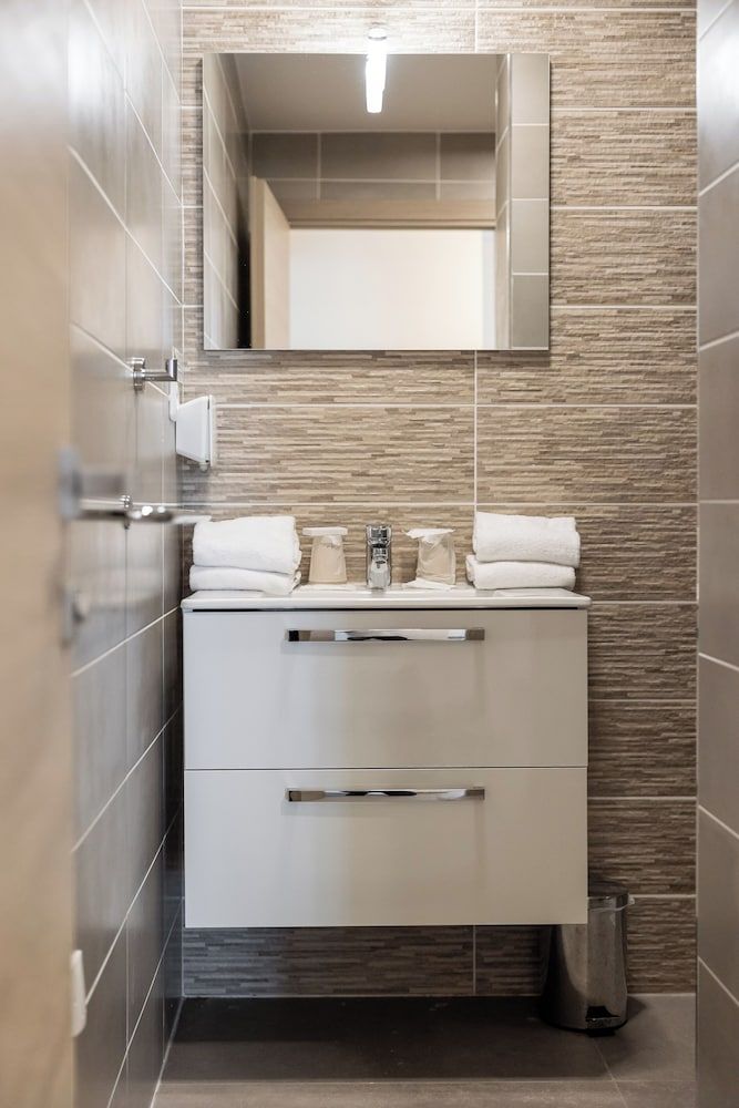 Hôtel Le Bastia Apartment, Sea View 7