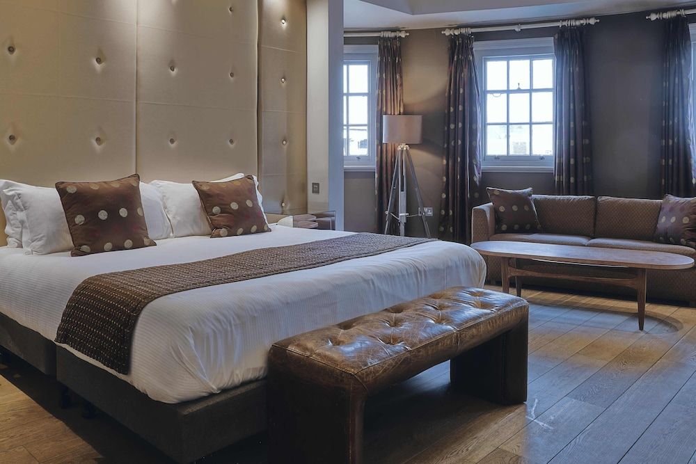 undefined Rose and Crown Stoke Newington 5