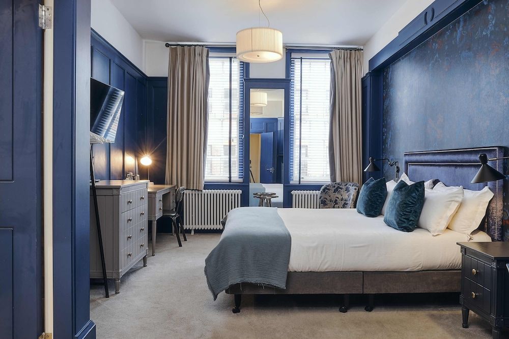 undefined Rose and Crown Stoke Newington 4