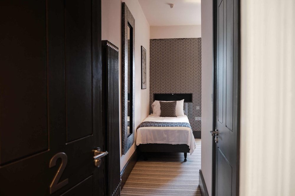 undefined Rose and Crown Stoke Newington 2