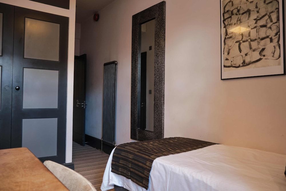 Rose and Crown Stoke Newington Standard Single Room