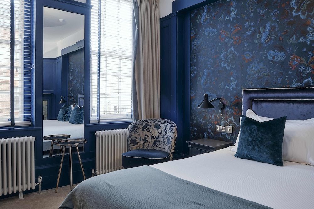 Rose and Crown Stoke Newington Junior Double Room 3