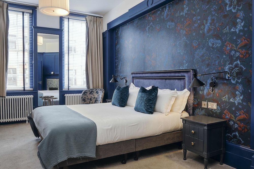 Rose and Crown Stoke Newington Junior Double Room