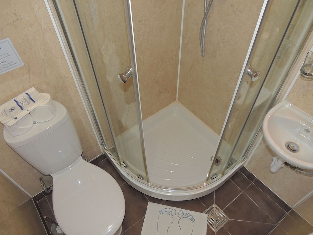 undefined Dolphin Inn 9