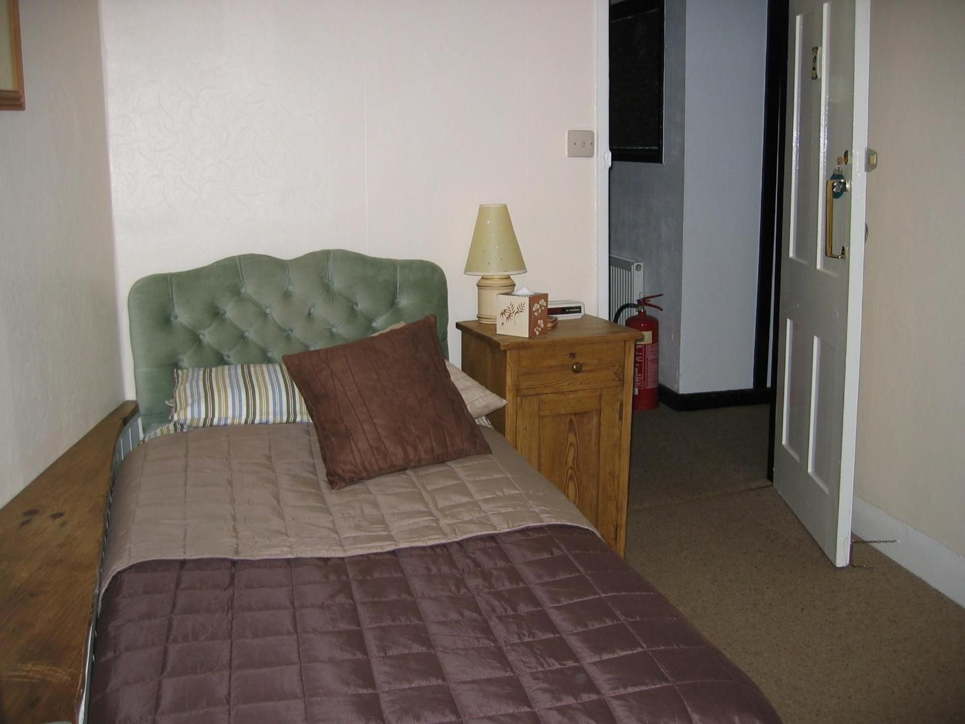 Single Room (not en suite)