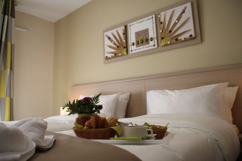 The Originals Boutique, Hôtel l'Occitan, Aubagne Nord Classic Triple Room 2