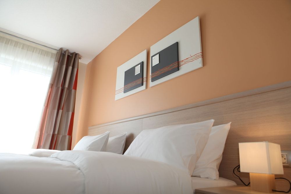 The Originals Boutique, Hôtel l'Occitan, Aubagne Nord Classic Triple Room 3