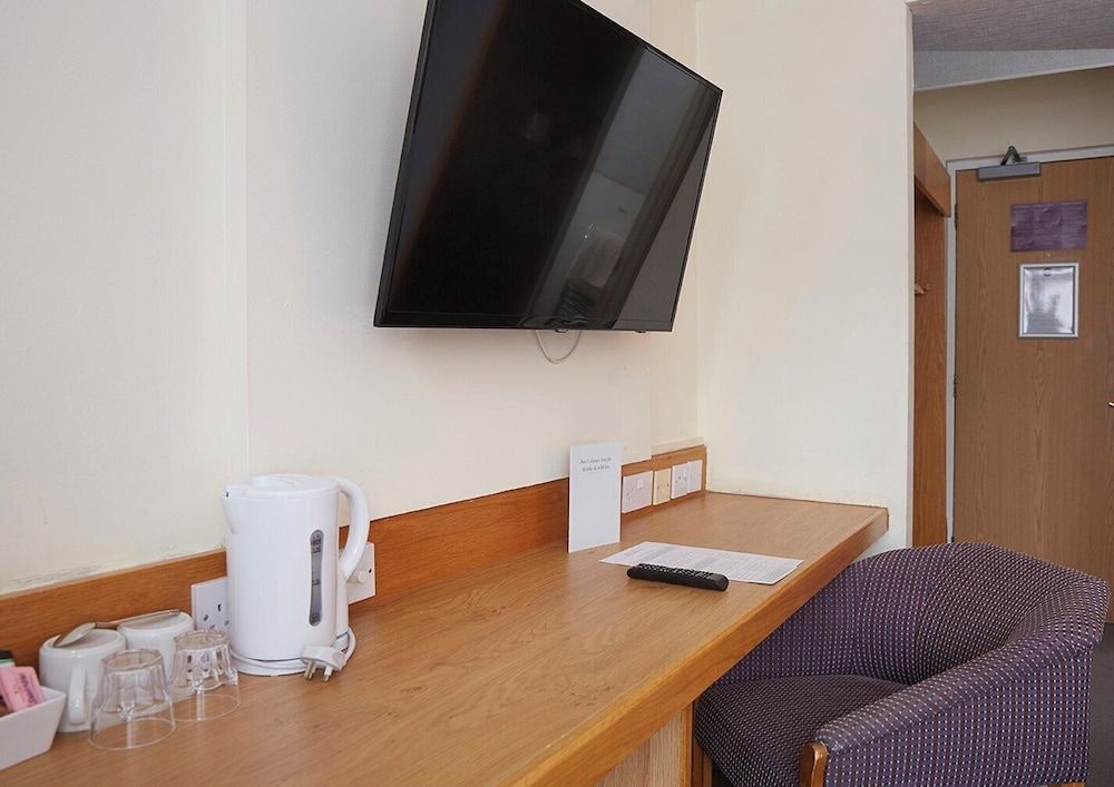 De Trafford Hotel by Greene King Inns Twin Room 5