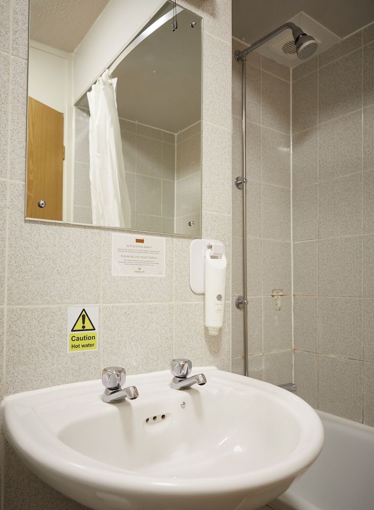 De Trafford Hotel by Greene King Inns Double Room 3