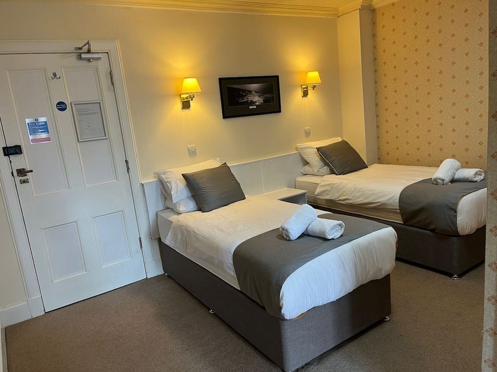 The Stromness Hotel Basic Twin Room 8