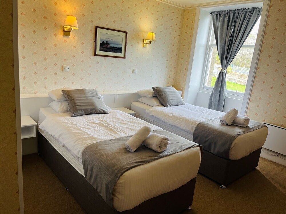 The Stromness Hotel Basic Twin Room 6