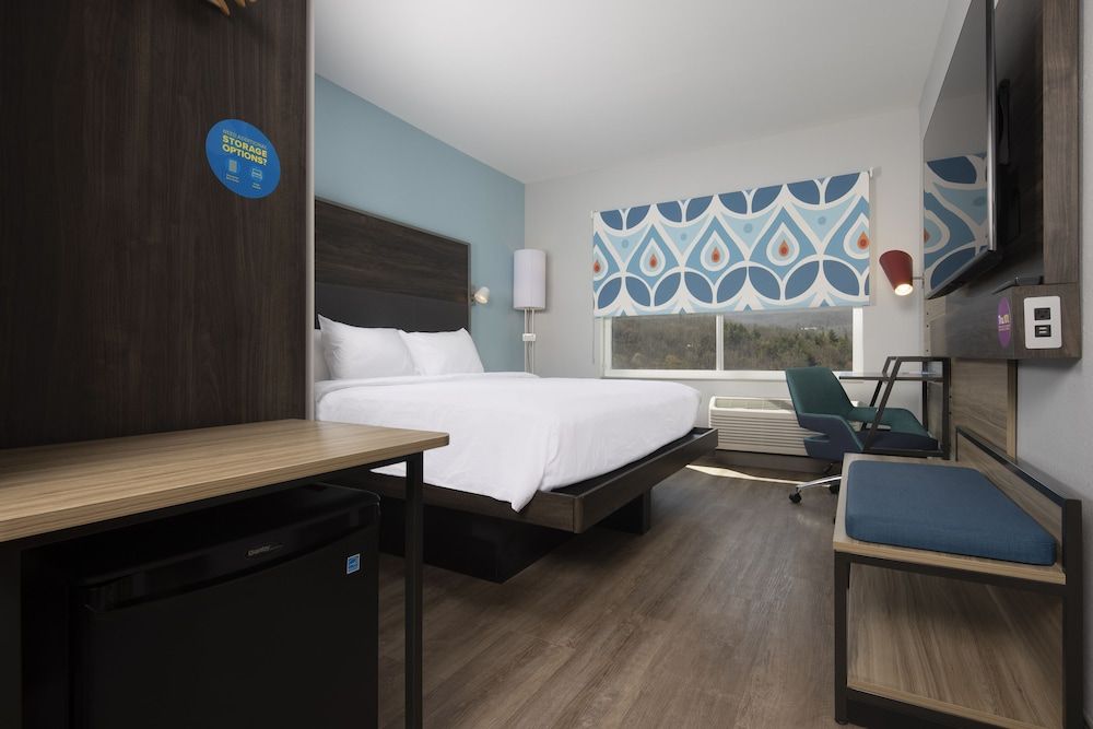 Room, 1 King Bed, Accessible (Hearing)
