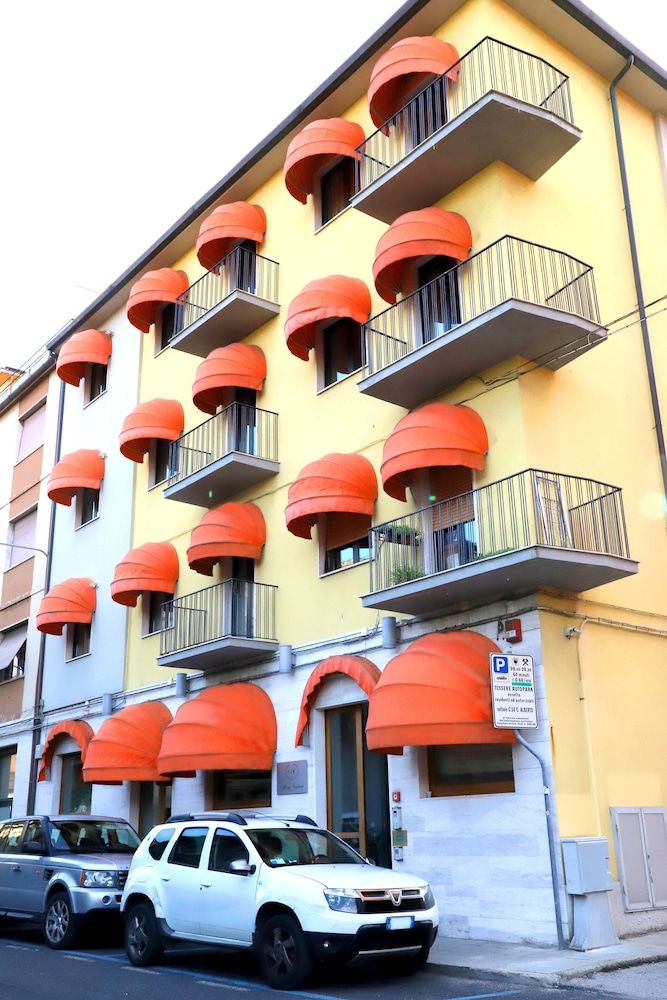 undefined Albergo Cantiani 2