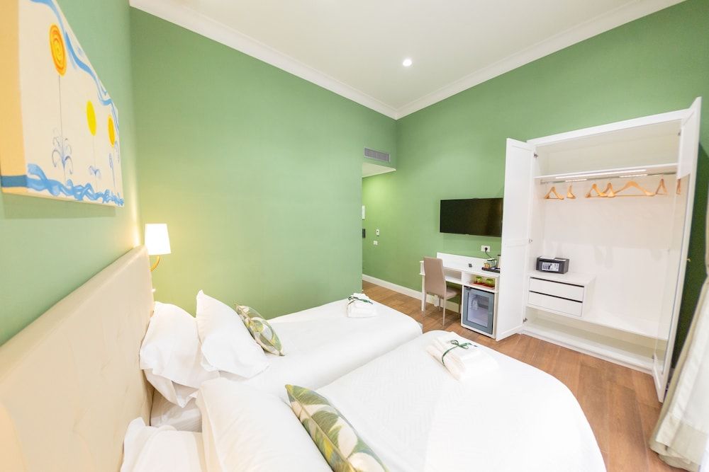 Suite CuoreNapoletano Comfort Double Room 5